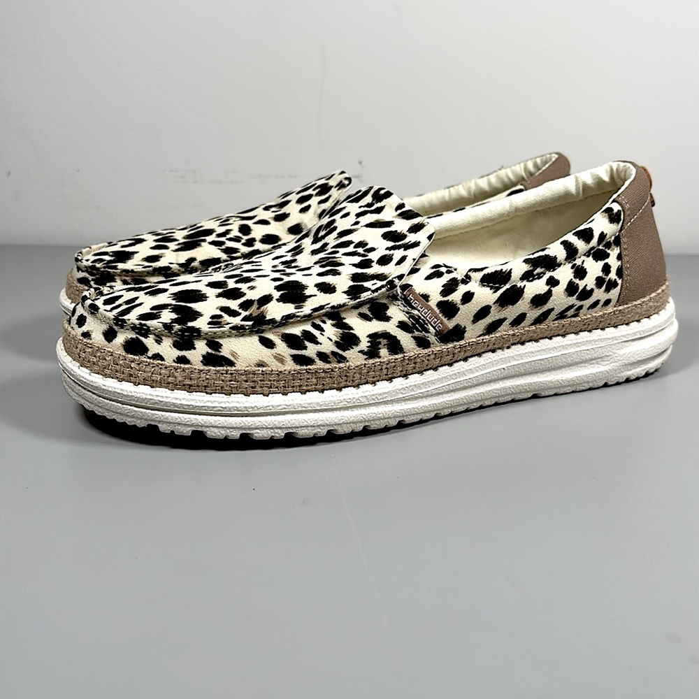 Hey Dude Buckle Exclusive Misty Leopard Angora Women's Slip-On Shoes Sz. 9 - Picture 5 of 9